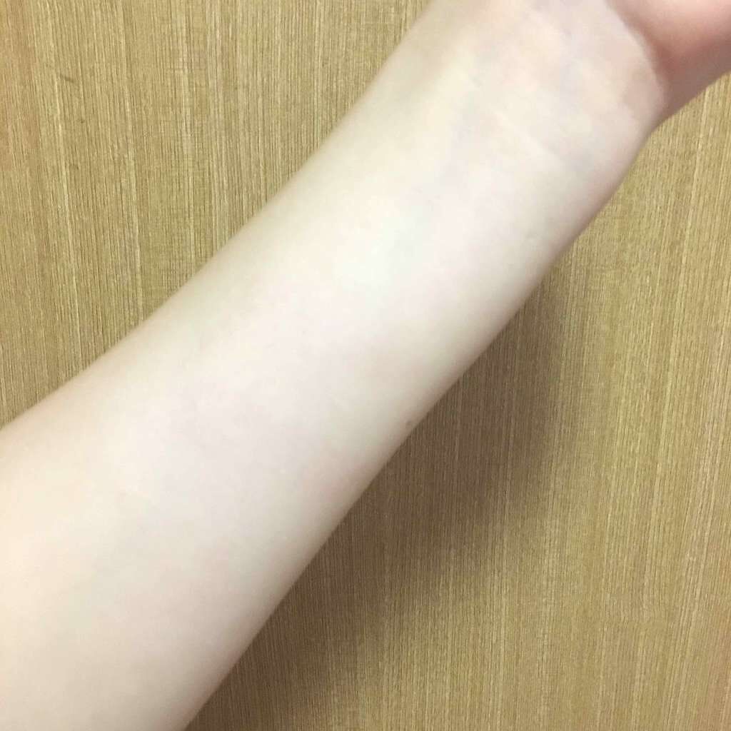 ラスティンググロスリップ/CEZANNE/口紅を使ったクチコミ(4枚目)