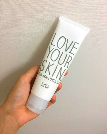 LOVE YOUR SKIN. YOUR SKIN LOVES YOU.(ラブユアスキンユアスキンラブスユー) ボタニカルフェイスホイップのクチコミ「ボタニストの洗顔料です。

泡ネット使用で、他の洗顔料よりもしっかり泡立ち、洗い上がりがスッキ.....」（1枚目）