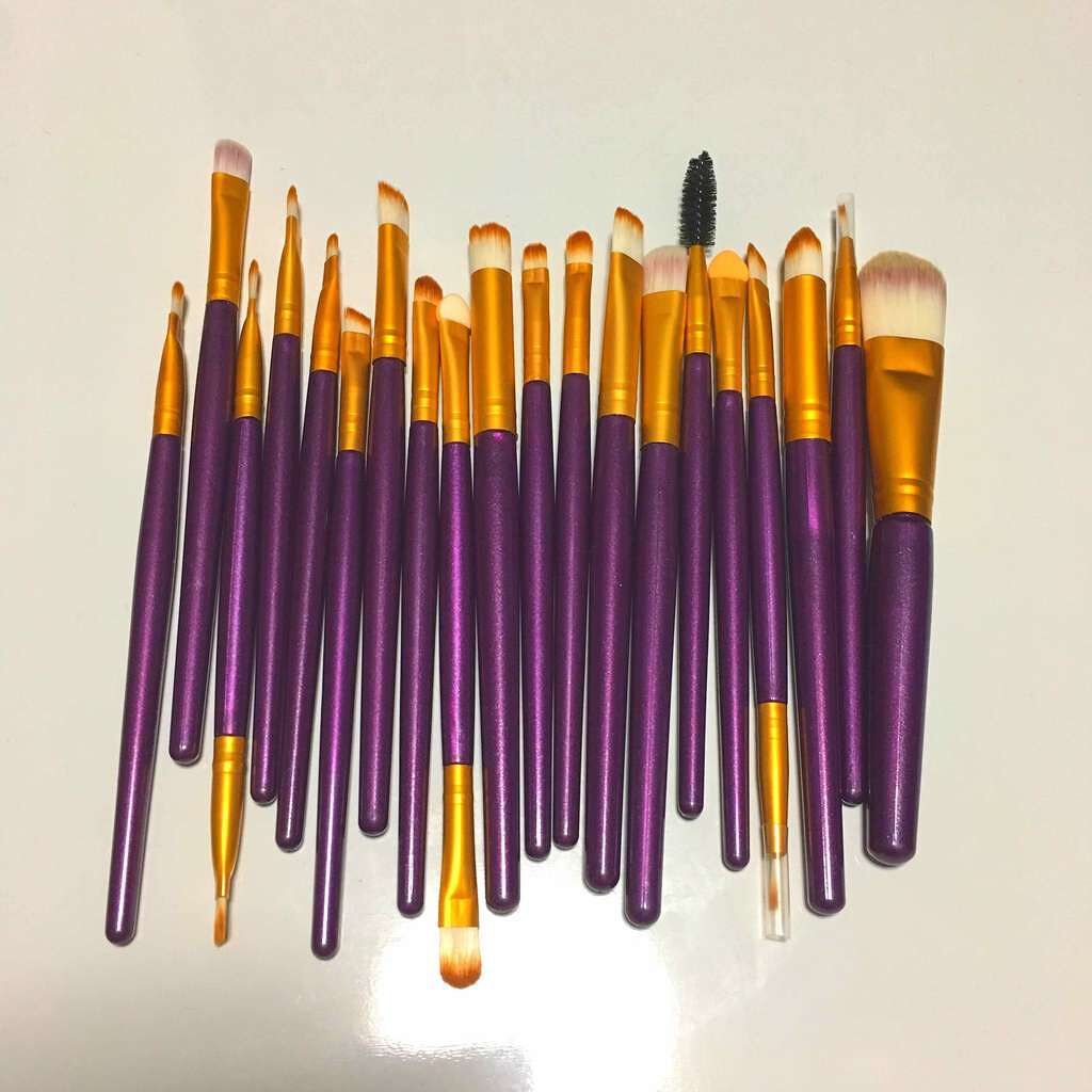 しめじ on LIPS 「Qoo10で買った20本セットのメイクブラシです。これで999..」(1枚目)