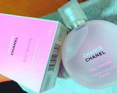 CHANELのヘアミスト♡
チャンス オー タンドゥル

これはほんとオススメのヘアミスト♡
香水とか苦手な方でも
ヘアミストならやらしくないし
優しい、いい香りです♪

ほのかに香るのでつけてたら
「