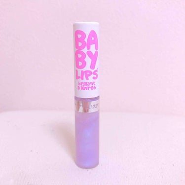 MAYBELLINE NEW YORK BABY LIPS  モイスチャライジングリップバームのクチコミ「
青ラメとパープルのパールの可愛いグロス(੭ु ˃̶͈̀ ω ˂̶͈́)੭ु⁾⁾

グアムにて.....」（1枚目）