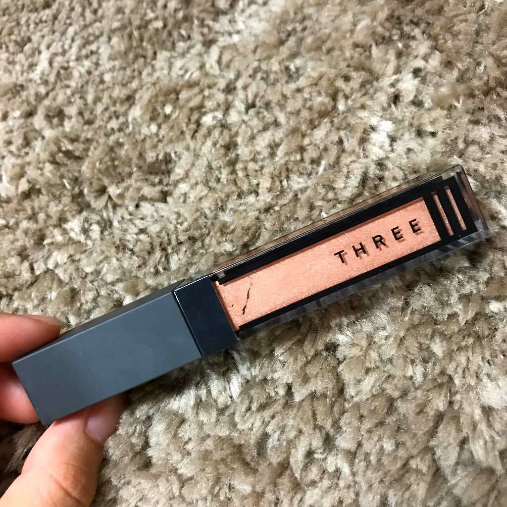 ウイスパーグロスフォーアイ/THREE/リキッドアイシャドウを使ったクチコミ(1枚目)