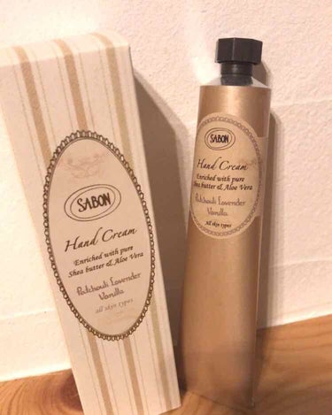 SABON🐋🛁
～ラベンダーバニラの香り～
ハンドクリームと使ってもいいしマッサージとしてもok🛁
とにかく香りがよすぎる...♥️
