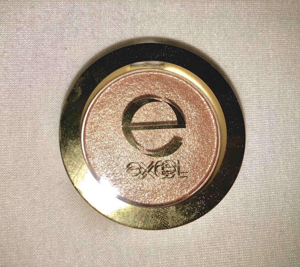 シャイニーシャドウ N/excel/単色アイシャドウを使ったクチコミ(1枚目)