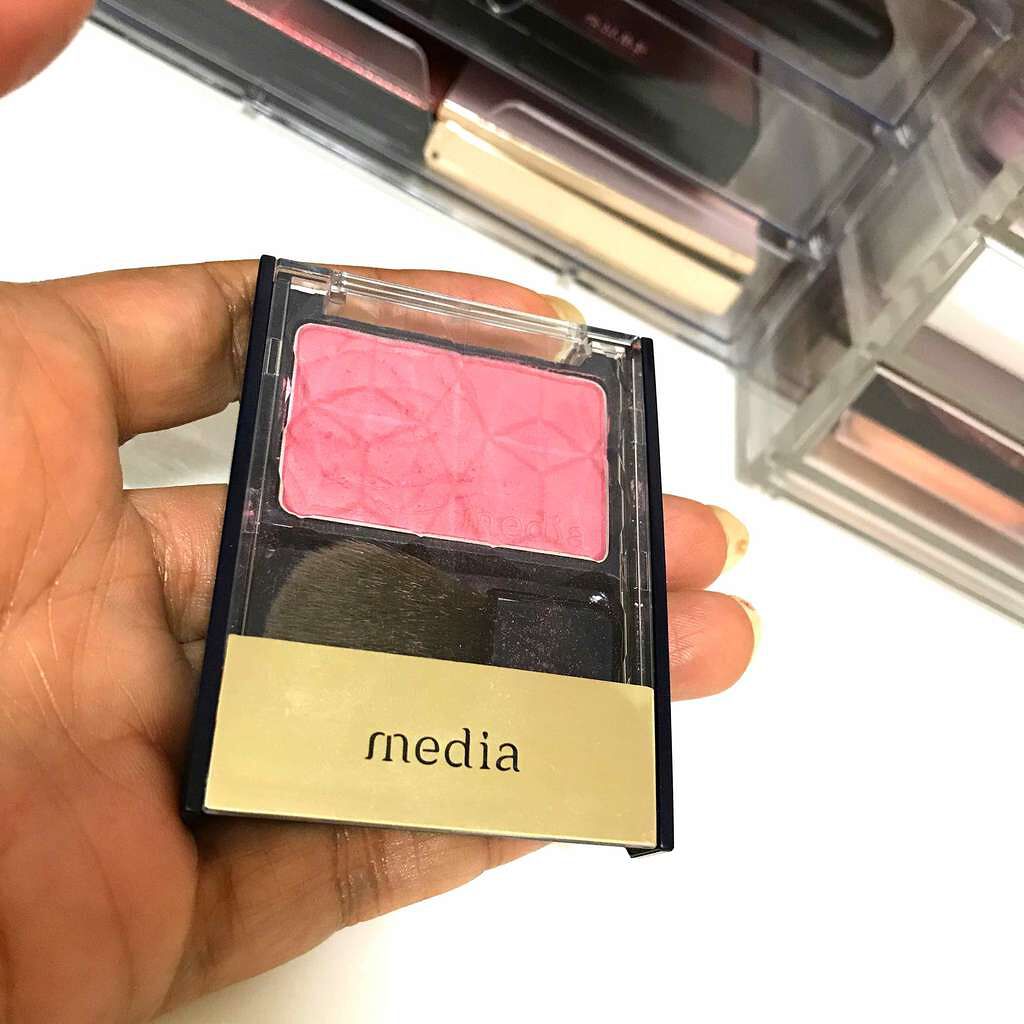 ブライトアップチークN/media/パウダーチークを使ったクチコミ(1枚目)