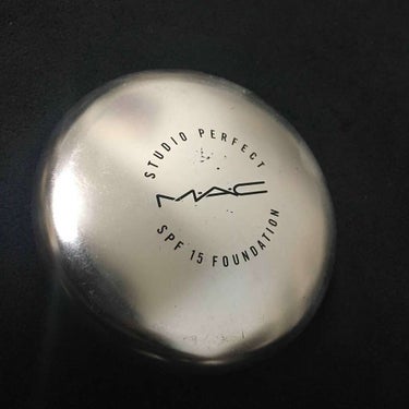 🌟MAC ライトフルC SPF30 ファンデーション

リピしまくりの商品です！
パウダーなのにツヤ肌をつくれる優れものです☺️💋
無くなったら中身だけ取り替える式なので
パッケージはボロボロ😅
そんく