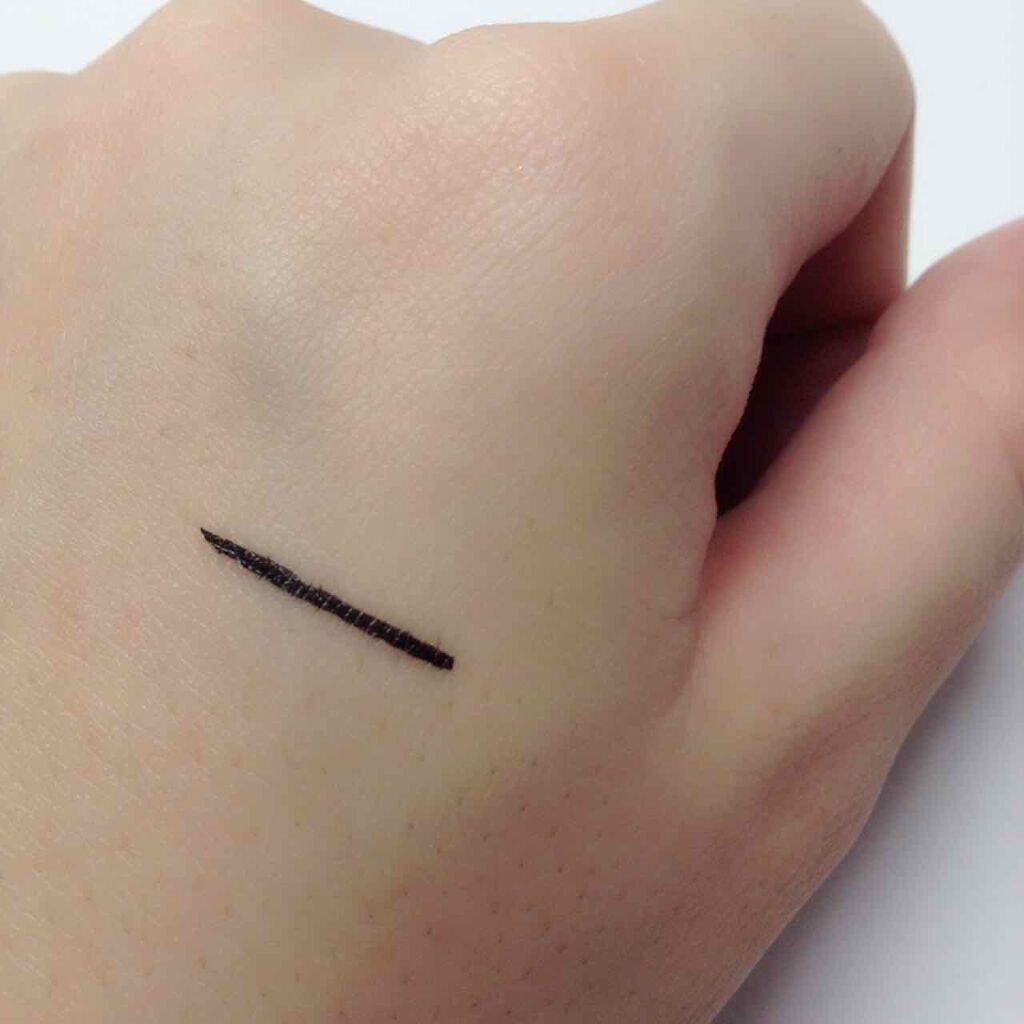 ブラックアイライナー細芯/CEZANNE/リキッドアイライナーを使ったクチコミ(3枚目)