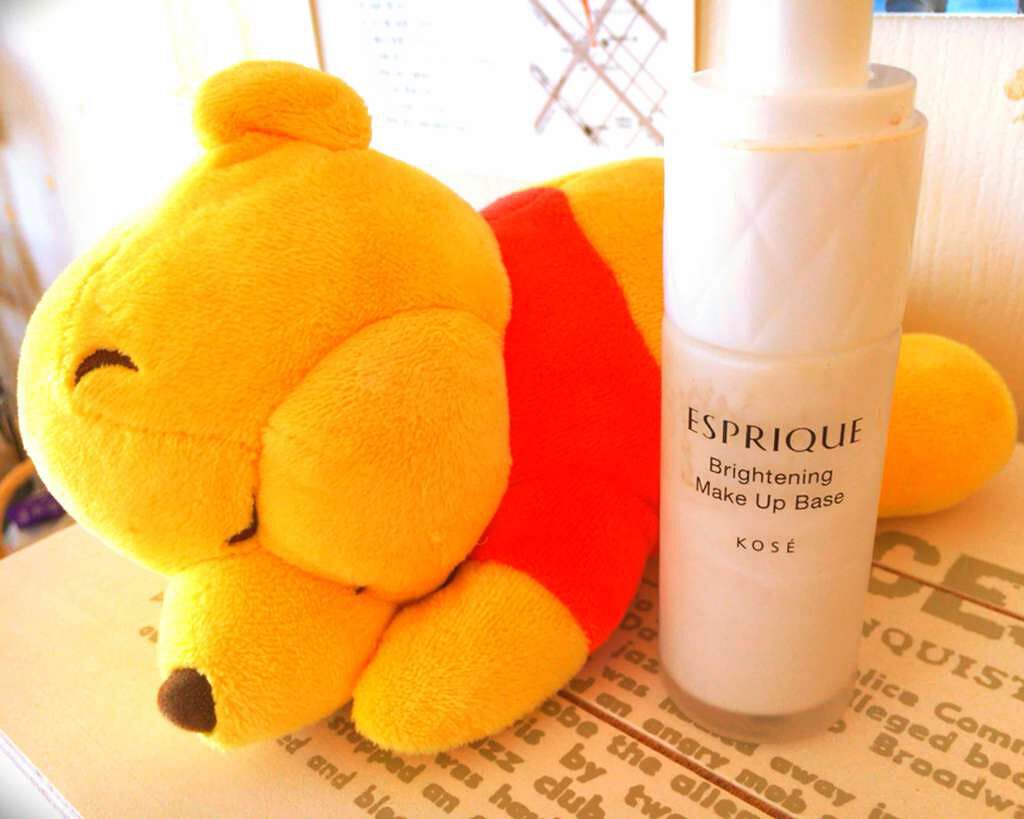 ESPRIQUE ツヤ・ハリ仕上げ 発光下地のクチコミ「艶肌にしたい日に下地として使ってます🐶

細かいラメが入っているので上品な艶がでます！

私は.....」（1枚目）