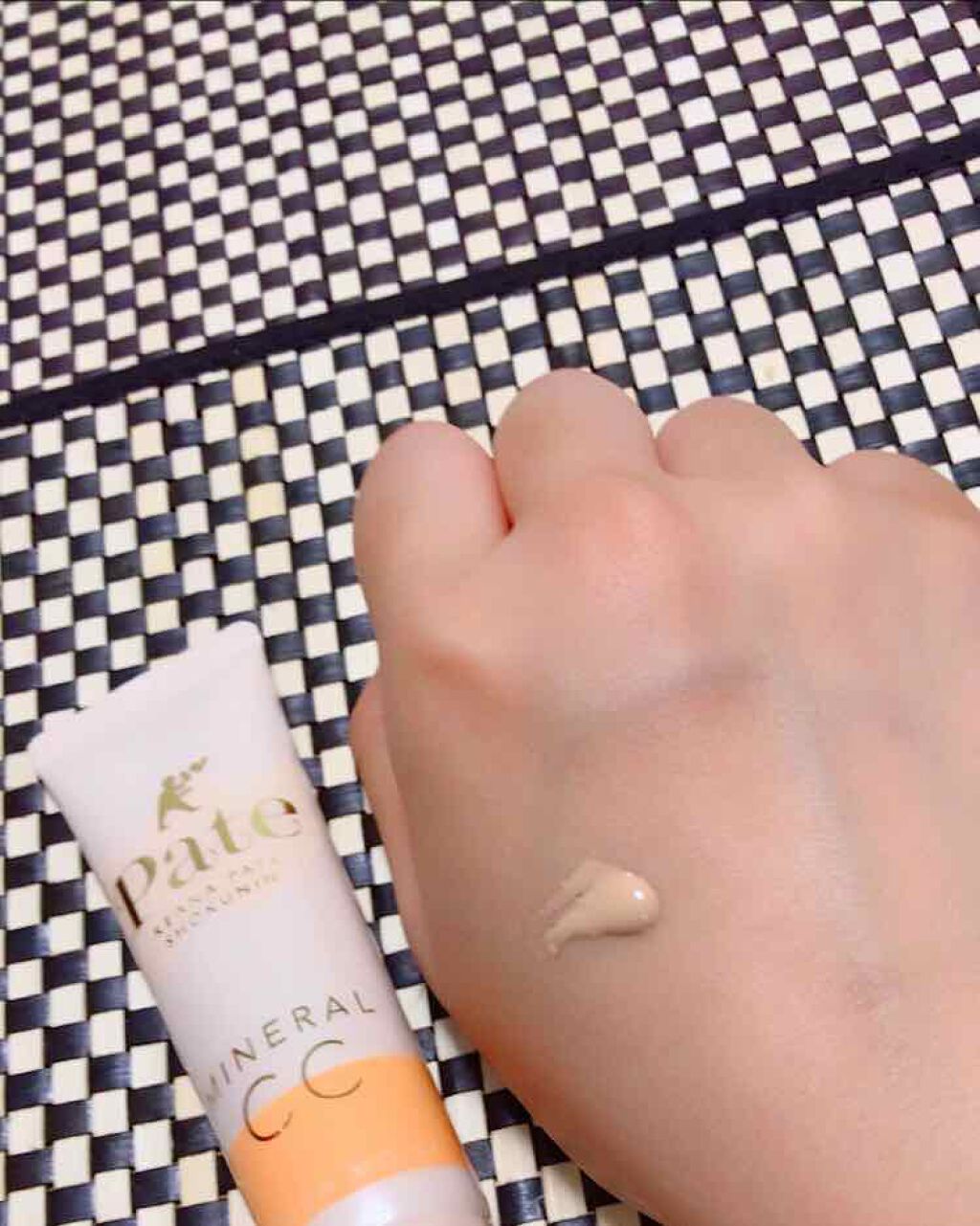 ミネラルCCクリーム EM(エンリッチモイスト)/毛穴パテ職人/CCクリームを使ったクチコミ(2枚目)