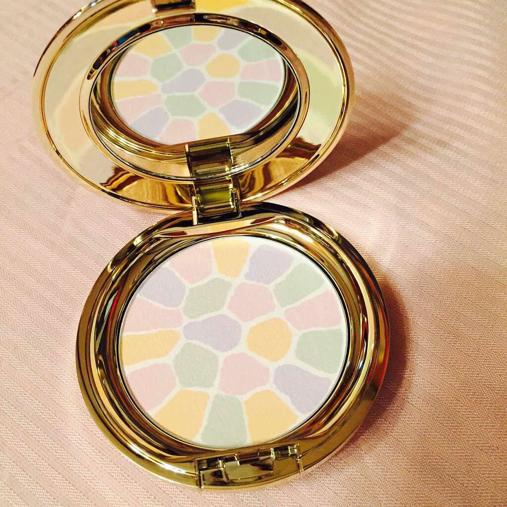 ラ プードル オートニュアンス/Elégance/プレストパウダーを使ったクチコミ(1枚目)