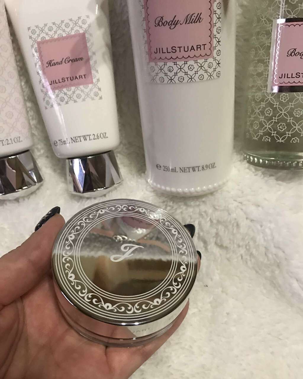 ジルスチュアート リラックス ハンドクリーム/JILL STUART/ハンドクリームを使ったクチコミ(2枚目)