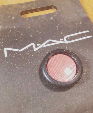 MAC
エクストラディメンションブラッシュ
フォーシュア！

秋冬カラーのチークが欲しくて
タッチアップしてもらいました☺️

オレンジよりのカラーで
大人っぽい印象にしてくれます✌️

アイシャドウに