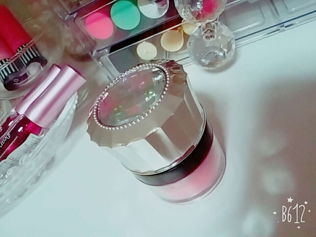 ハピネスパフ付きチーク/DAISO/パウダーチークを使ったクチコミ（1枚目）