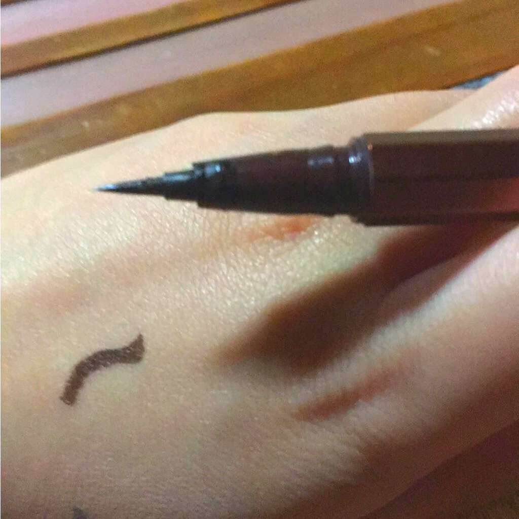 モテライナー リキッド/UZU BY FLOWFUSHI/リキッドアイライナーを使ったクチコミ(1枚目)