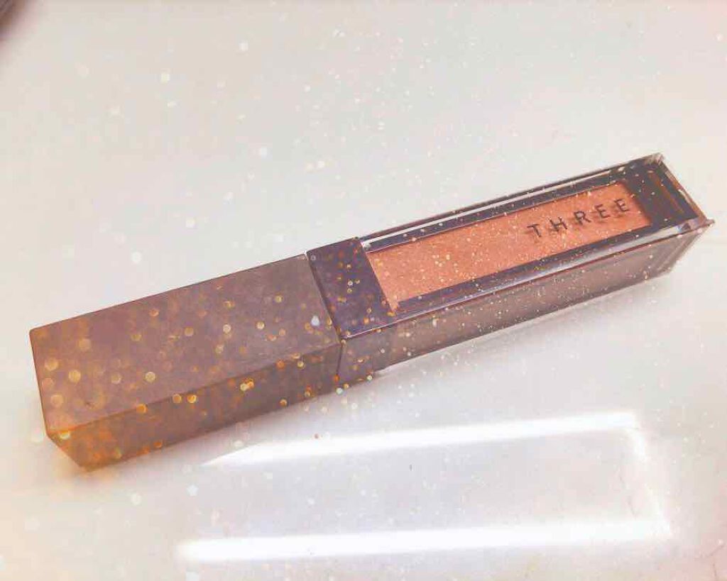 ウイスパーグロスフォーアイ/THREE/リキッドアイシャドウを使ったクチコミ(1枚目)