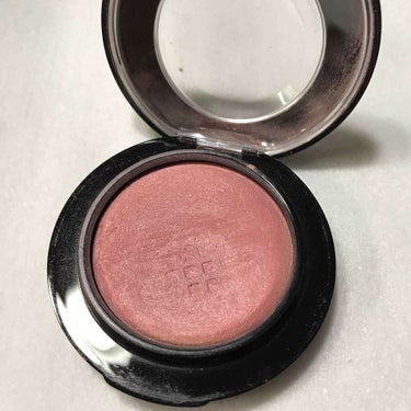 ❣️MAC ミネラライズ ブラッシュ デインティ

底見えコスメです！
お気に入りでよく使っています！
発色もよく、もちも良いです！
ゴールドのパールが入っているのですが程よいラメ感でツヤも出ます！
発