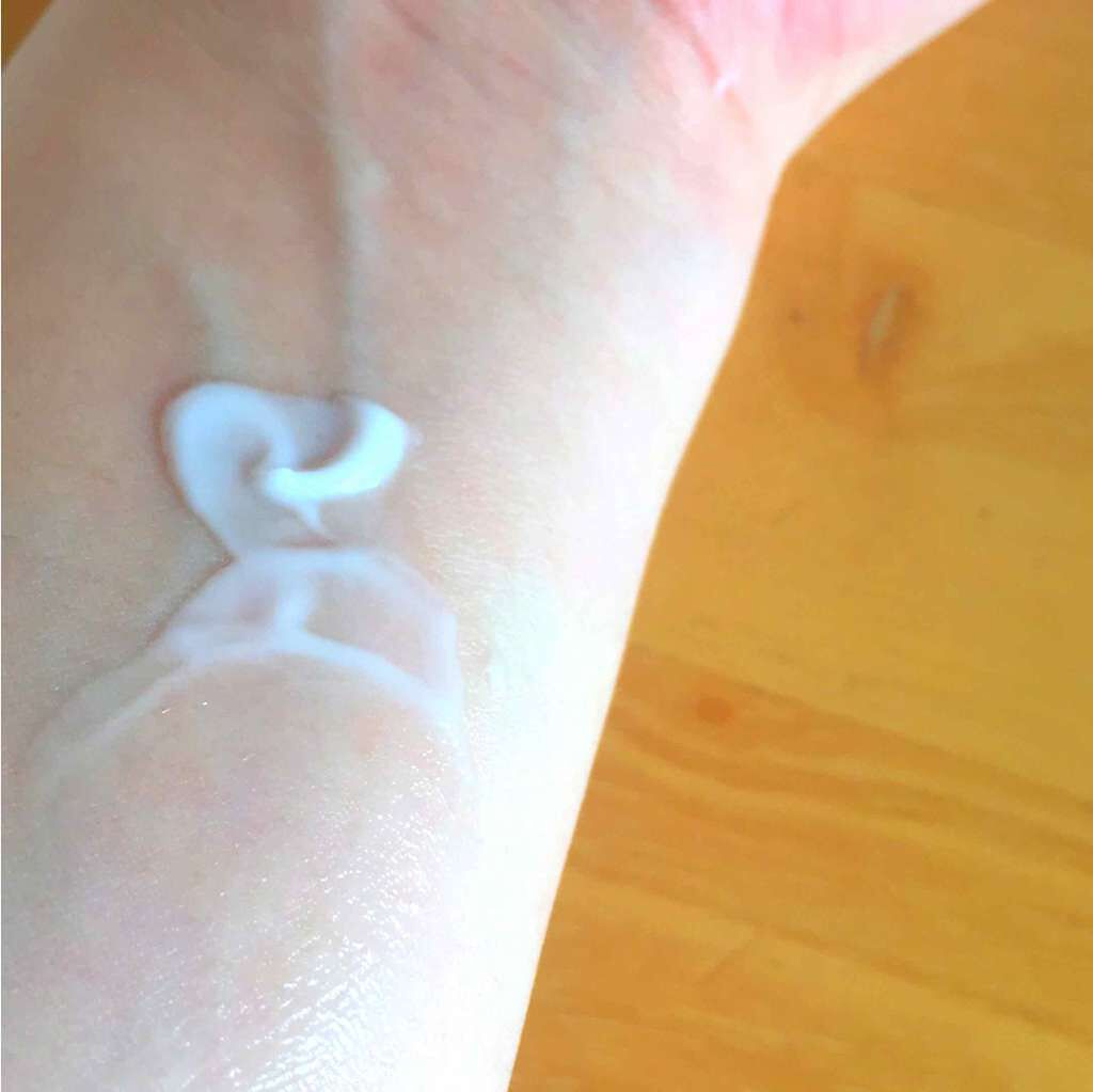 ボディミルク ファインアップル&ガーデニアの香り/アロマリゾート/ボディミルクを使ったクチコミ(2枚目)