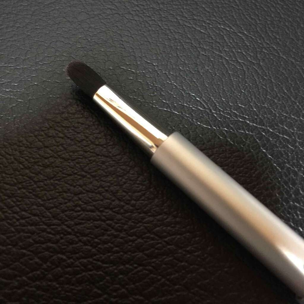 アルミ自動リップブラシ/生活良品/メイクブラシを使ったクチコミ（2枚目）