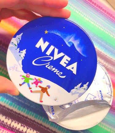 はじめてNIVEAクリーム買ってみました🙄冬限定？らしきデザインでとても可愛いです☺︎
どこにでも使える万能クリームと前から知っていたのですが、別になくても生きてこれてました。笑

でも私の好きなYou