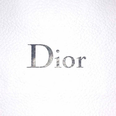 …Dior…
ディオール アディクト リップスティック〈976〉

前回紹介した〈680〉があまりにも気に入りすぎて購入してしまいました🌞🍁

〈680〉はピンク系のラメ入りリップスティックでしたが、〈