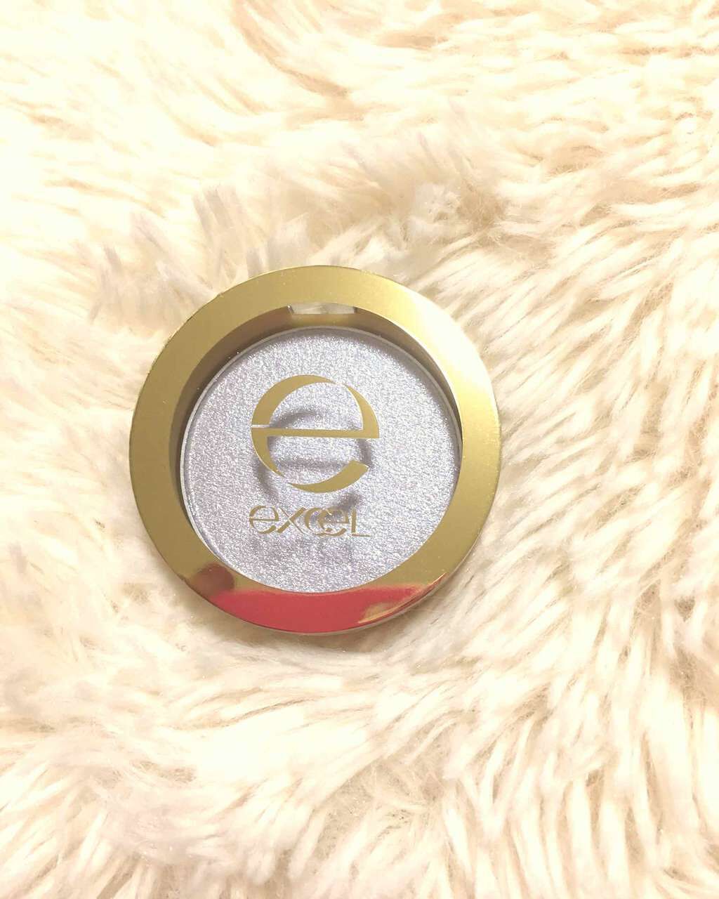 シャイニーシャドウ N/excel/単色アイシャドウを使ったクチコミ（1枚目）