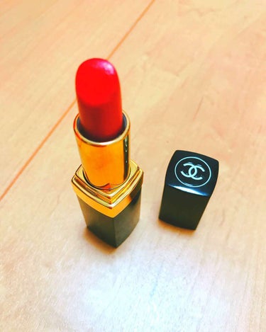 CHANEL ルージュ RED💄
発色神レベル❤️
匂いもいい感じ💖
普段は少し派手かもだけど特別な日に🌟