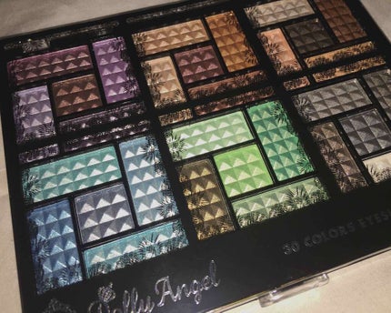 30COLORSEYESHADOWPALETTE/Dolly Angel/アイシャドウパレットを使ったクチコミ(1枚目)