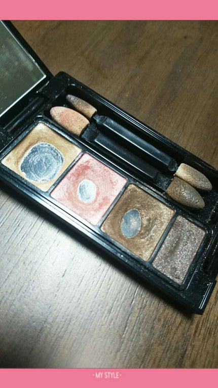 DHC アイシャドウパレット ミラー・チップ付きのクチコミ「底見えコスメです♥
かなり前に出た【ティンカーベル】デザインのパレットです🌸
汚いですね…💦(.....」(2枚目)