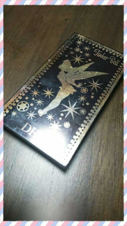 DHC アイシャドウパレット ミラー・チップ付きのクチコミ「底見えコスメです♥
かなり前に出た【ティンカーベル】デザインのパレットです🌸
汚いですね…💦(.....」(1枚目)