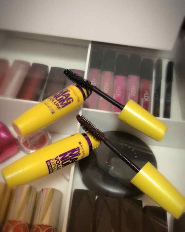 ボリューム エクスプレス マグナム ウォータープルーフ N/MAYBELLINE NEW YORK/マスカラを使ったクチコミ（1枚目）