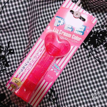 PEZ リップクリームカラー

♡Pink
こちらのアプリでこちらを投稿している方をみてかわいいと思いしまむらで購入しました！
見た目がかわいいのはもちろんですが、発色もいいです💄💓
シアバター配合され