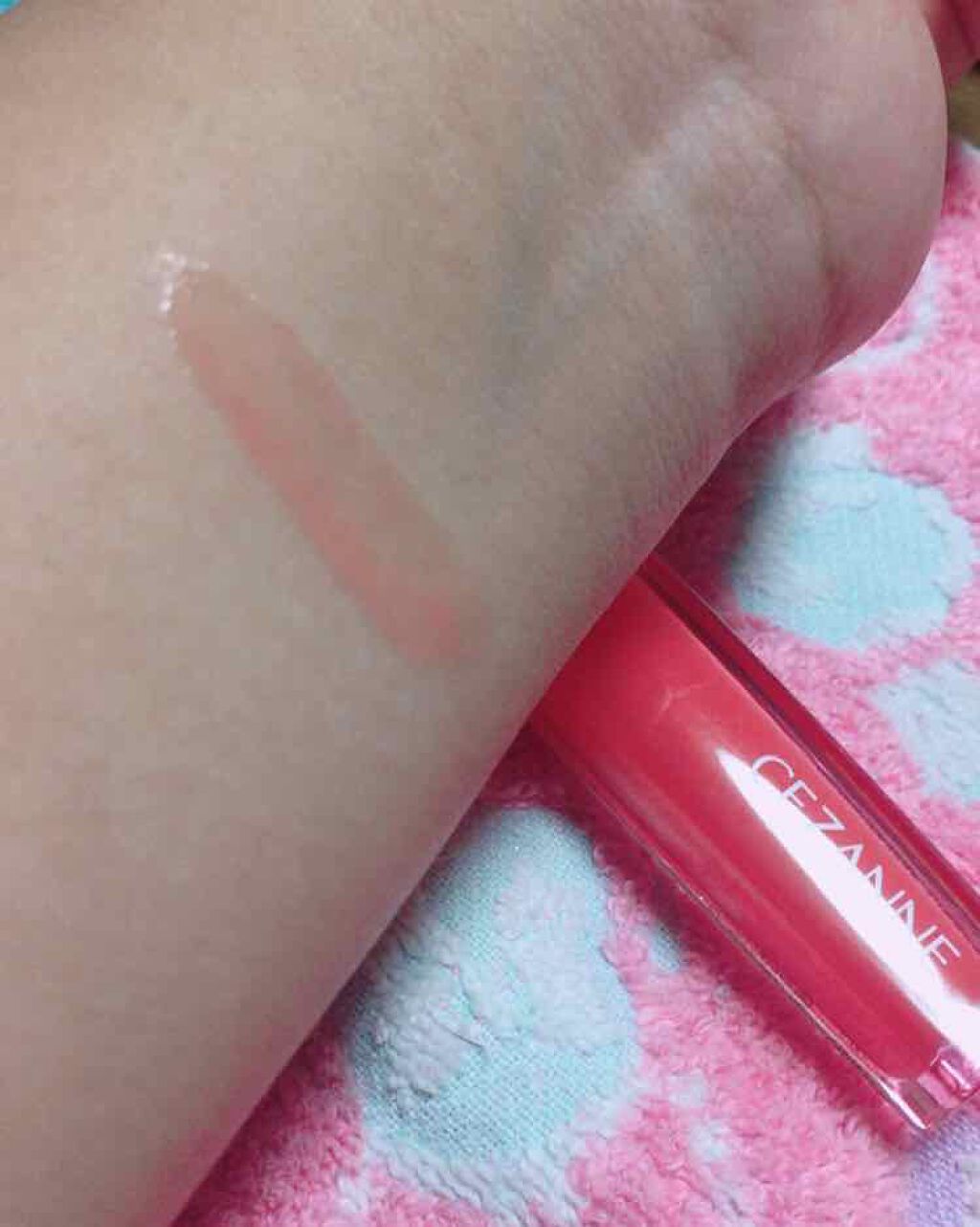 ジェルグロスリップ/CEZANNE/リップグロスを使ったクチコミ(3枚目)