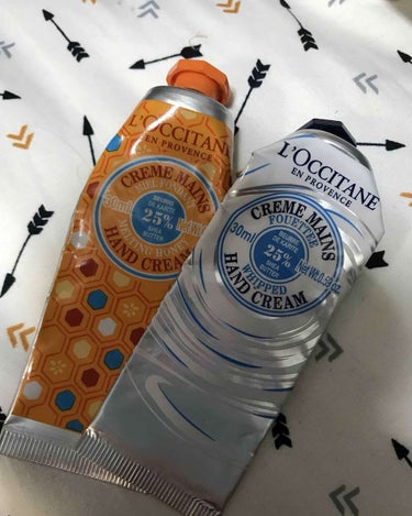 L'OCCITANE シア ホイップボディクリームのクチコミ「L'OCCITANE

ホイップハンドクリーム

オレンジの方は
期間限定だったハチミツの匂い.....」（2枚目）