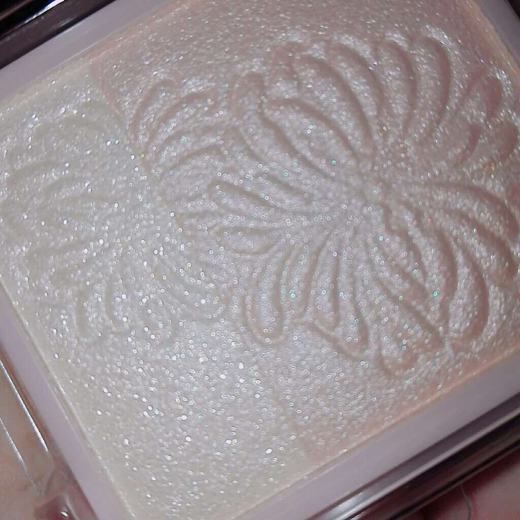 パウダー ブラッシュ/PAUL & JOE BEAUTE/パウダーチークを使ったクチコミ（3枚目）