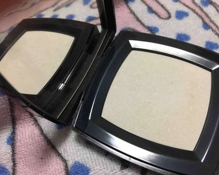 プードゥル ルミエール グラッセ/CHANEL/プレストパウダーを使ったクチコミ(2枚目)