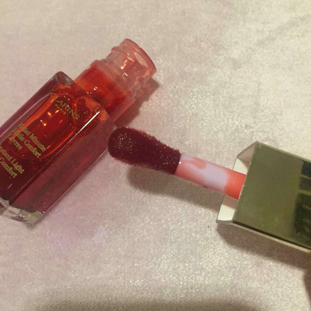 コンフォート リップオイル  03 red berry/CLARINS/リップグロスを使ったクチコミ（3枚目）