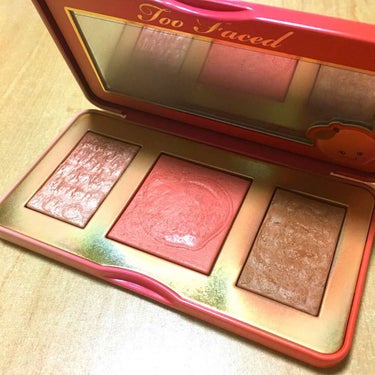 Too Faced  スイート ピーチ グロウ ピーチ インフューズド ハイライト パレットのクチコミ「Too faced Sweet Peach Glow Peach-Infused Highli.....」（2枚目）