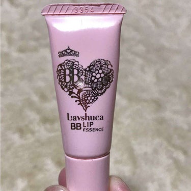 ラヴーシュカ BBリップエッセンスのクチコミ「01 プリンセスピンクを使用しています。
元の唇の色が暗く縦じわもありますが、これをつけるとい.....」（1枚目）