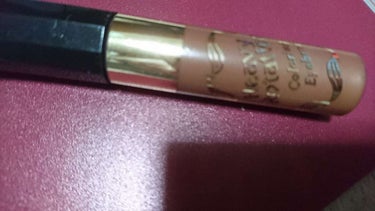キスミー ヘビーローテーションカラーリングアイブロウ 06 ピンクブラウン
になります。眉マスカラの中だと1番塗りやすくて使いやすく色も使いやすいやつが揃ってます。眉マスカラちょんちょんって塗るだけで雰