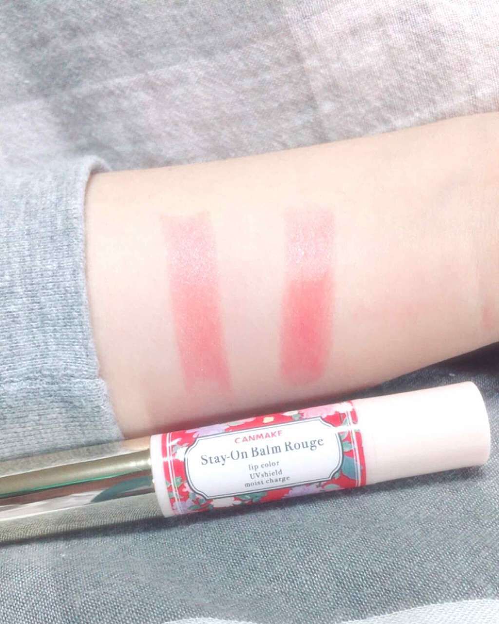 人気なだけあって、買って損のない商品です！
塗り心地が滑らかで
保湿力が高いと感じました😍👍
塗ってからしばらくしても色味がもつので本当にオススメです🙌