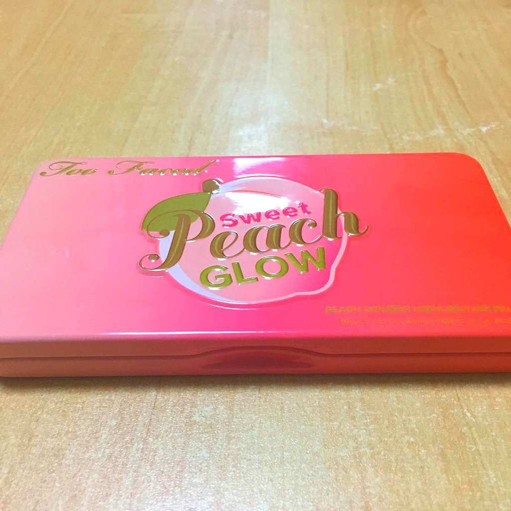 スイート ピーチ グロウ ピーチ インフューズド ハイライト パレット/Too Faced/メイクアップキットを使ったクチコミ(1枚目)