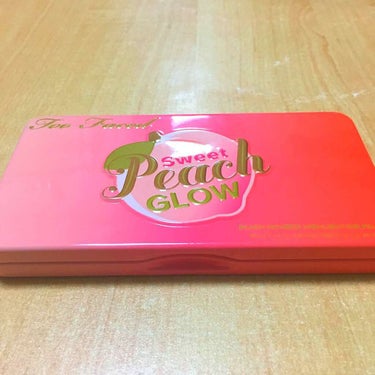 Too Faced  スイート ピーチ グロウ ピーチ インフューズド ハイライト パレットのクチコミ「Too faced Sweet Peach Glow Peach-Infused Highli.....」（1枚目）
