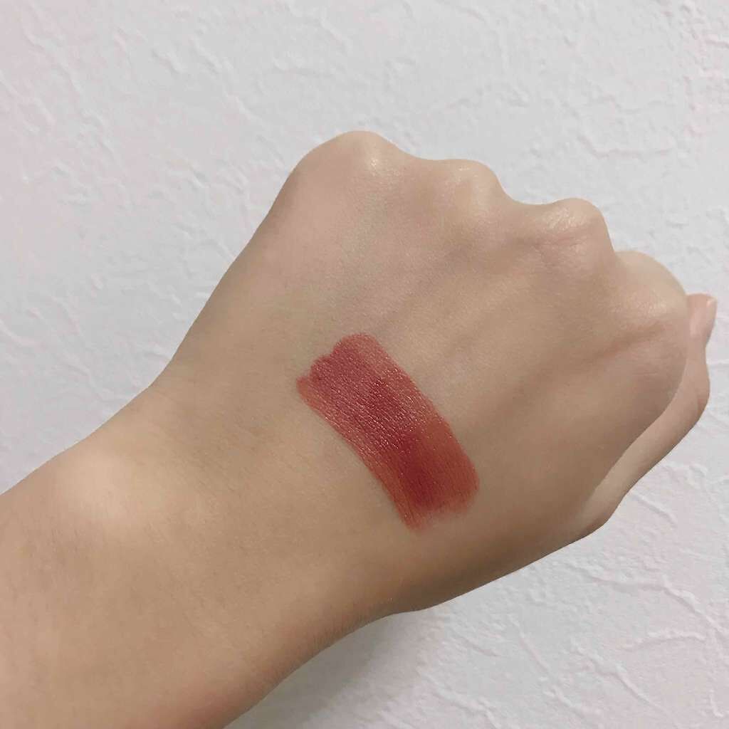 りい on LIPS 「ツートンになっているスキンフードのリップスティック去年の秋に発..」(2枚目)