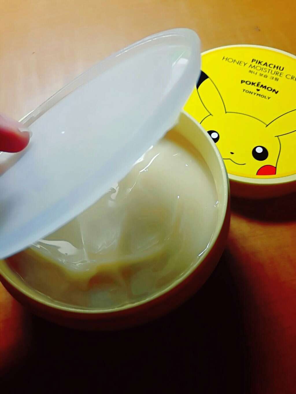 たまごぼーろ on LIPS 「こちらも前回に引き続き、トニーモリーとポケモンのコラボコスメで..」(2枚目)