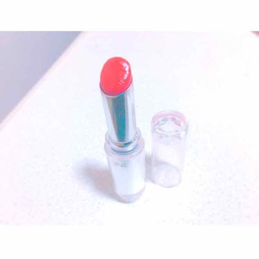 学生時代からの愛用💄

テクスチャーがとても柔らかく
するする塗れる☑️

発色も良くて
とても使いやすい赤リップです✨

潤いもあるので
赤リップ初めてでも
綺麗に塗れる💌

でもティントタイプじゃな