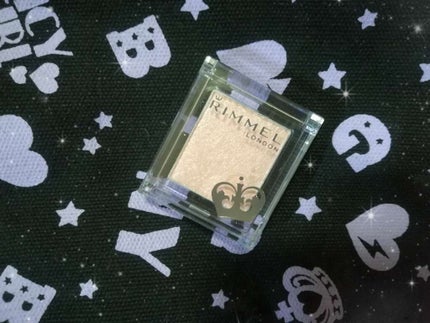 プリズム パウダーアイカラー/リンメル ロンドン/単色アイシャドウを使ったクチコミ(1枚目)