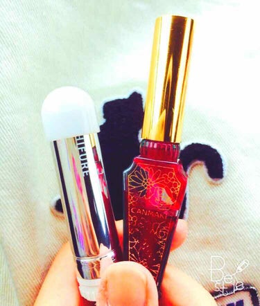 私の最近の秋リップ⭐️プチプラ💄
簡単な秋っぽい私流リップを勝手に紹介しまーす！
1キャンメイクのリップティントジャムの01番を唇全体にムラなく塗ります。
2ちふれの口紅の549の色を内側に塗り外側にと