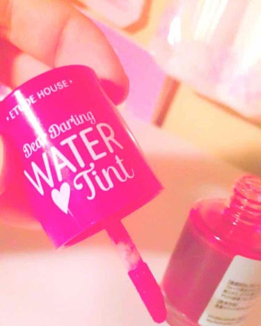 ETUDE HOUSE Watertint 
#チェリーシロップ

このティントは、発色はいいですが
とても乾燥がしやすいです🍃

それに、上唇につきずらいです🌀

でも、ティントなのでご飯を食べても
