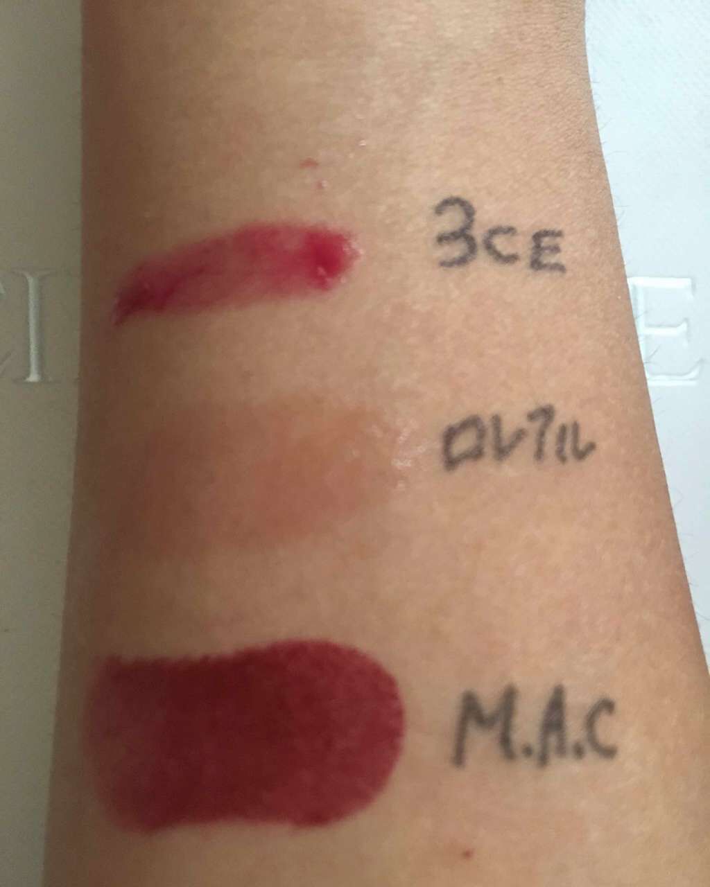 リップテンシティ リップスティック/M・A・C/口紅を使ったクチコミ(3枚目)
