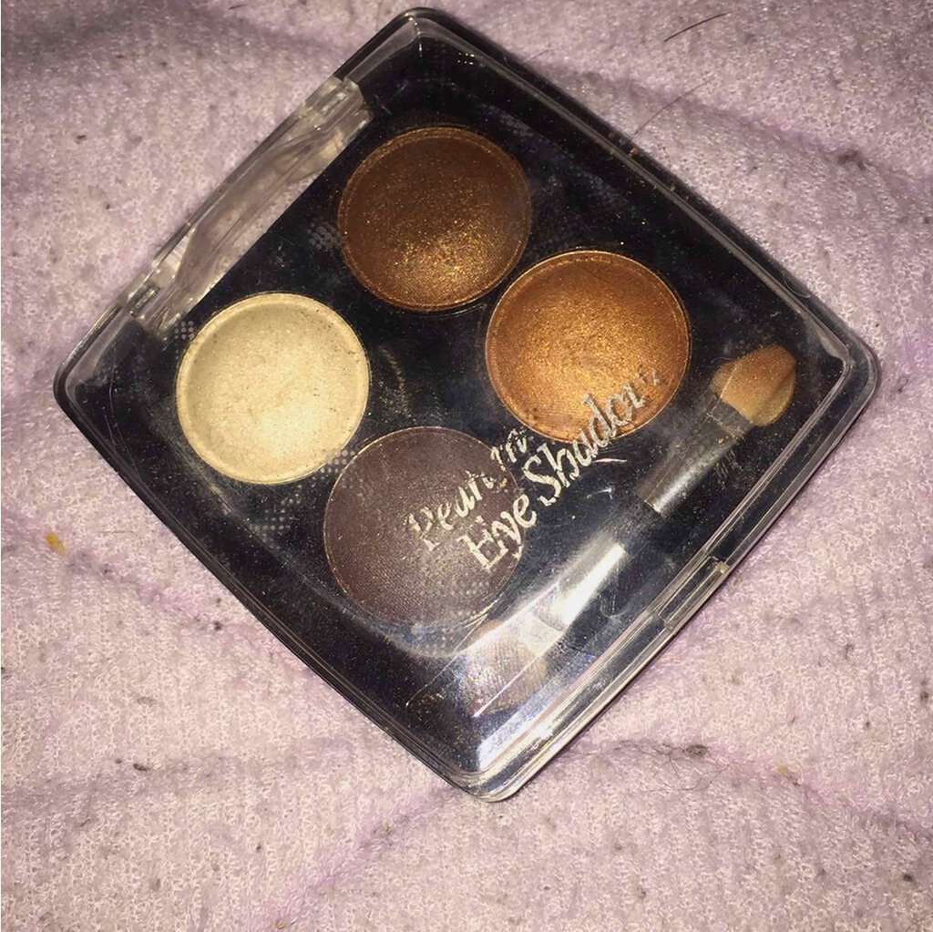 エルファー パールインアイシャドウ/DAISO/アイシャドウパレットを使ったクチコミ（1枚目）